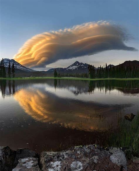 Spectacular Cloud Formation Lenticular Clouds Earth