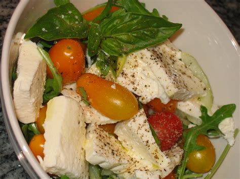 Insalata Caprese Wishing Stone Farm Sweet Tiny Tomatoes An Flickr