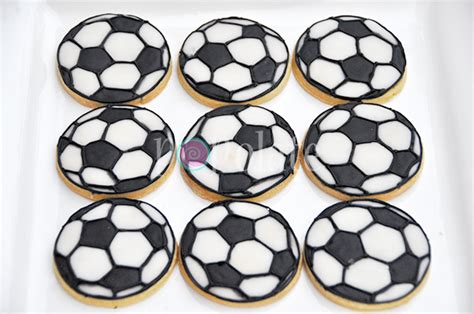 Soccer Ball Iced Biscuit Popolate