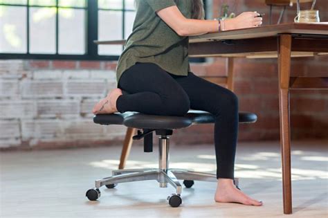 Breathable mesh material keeps you comfy all day long. Soul Seat Chair Lets You Sit Cross-Legged at Work