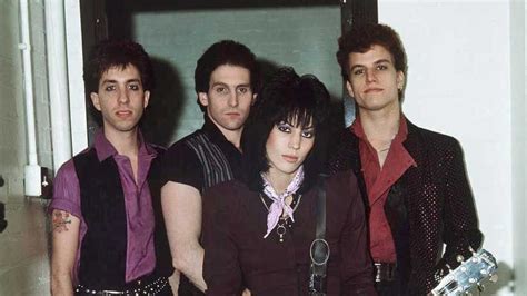Joan Jett And The Blackhearts I Love Rock N Roll The Story And Meaning Behind The Song Louder
