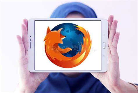 Uc browser android latest 13.4.0.1306 apk download and install. UC browser app editorial stock image. Image of logo ...