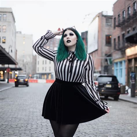 Just A Beetle In The Big City 🌃 📸 By Dariendhester Black Velvet Skirt From Hottopic Blouse