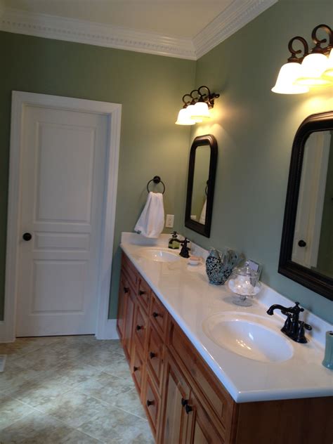 Sage green light sw 2851 historic color paint color. Sherwin-Williams color Clary Sage | Green bathroom decor ...