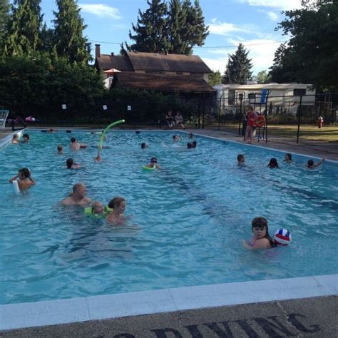 Photos à Hammond Outdoor Pool Maple Ridge BC