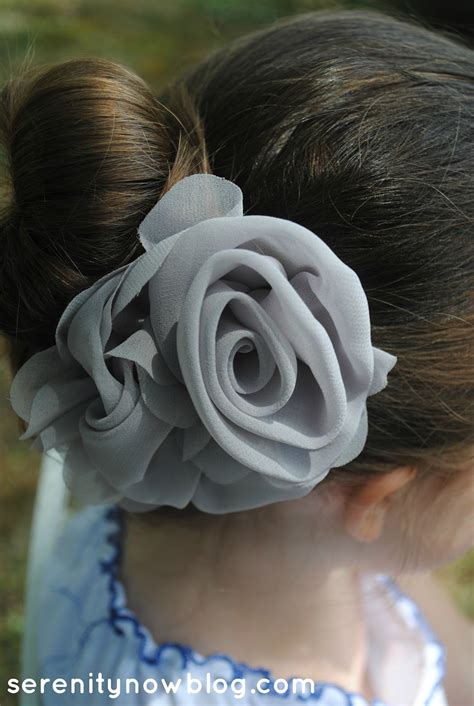 They can be made in assorted sizes and attached to clips, elastics or pins. 25 DIY Hair Accessories to Make Now!