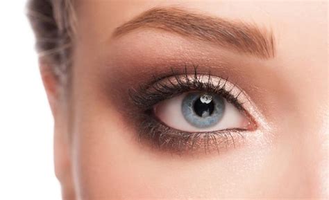 How To Get Sparkling Eyes Naturally —