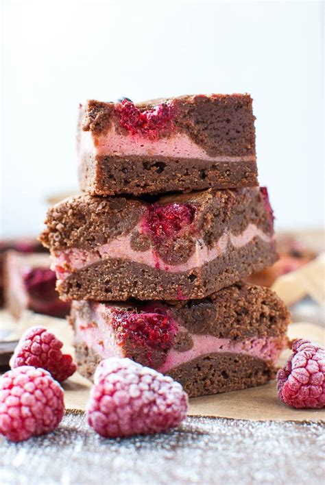 Die geburtstagstorte wird ganz natürlich gefärbt! Rosa Himbeer-Brownies (zum Muttertag) | Rezept | Kuchen ...