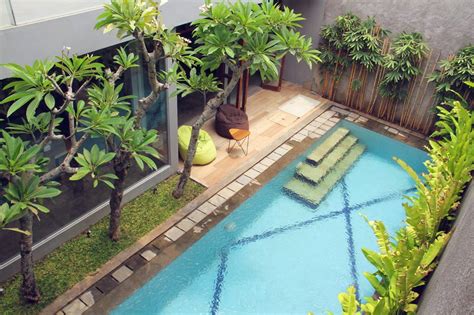 Pengen cepet nyemplung inilah desain kolam renang minimalis 2018 via idedesainrumah.com. 8 Inspirasi Kolam Renang Modern untuk Rumah Anda