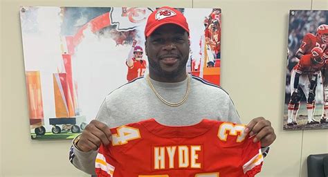 Carlos Hyde Signs One Year Deal With The Kansas City Chiefs