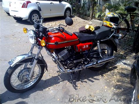 Yamaha offers 7 models in india. Yamaha RD350 Review