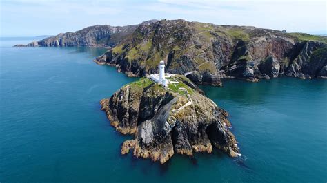 A Complete Guide To South Stack Lighthouse Menai Holidays