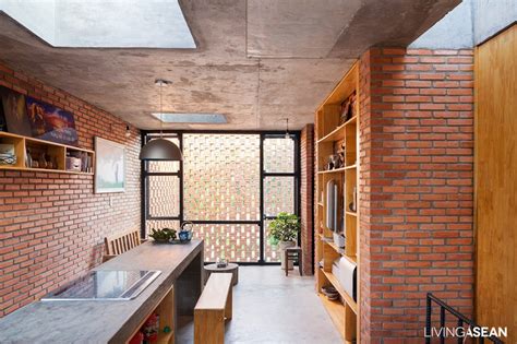 Brick is a material which looks better with age. Brick House for a Tropical Climate. /// Living Asean