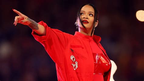 Super Bowl 2023 Halftime Show So Spektakulär War Rihannas Auftritt Glamour