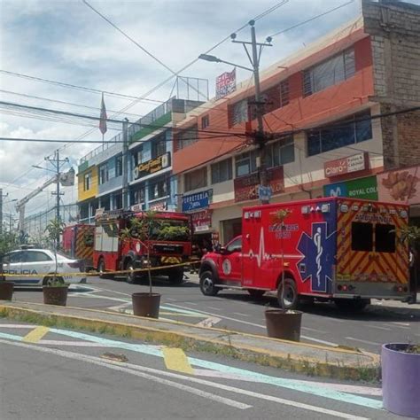 Sur De Quito Cinco Personas Se Electrocutaron Al Instalar Un Letrero
