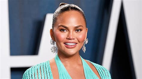 chrissy teigen shares first pic after removing her breast implants hollywood life
