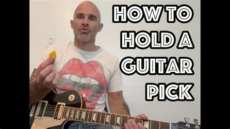 How To Hold A Guitar Pick Properly Youtube
