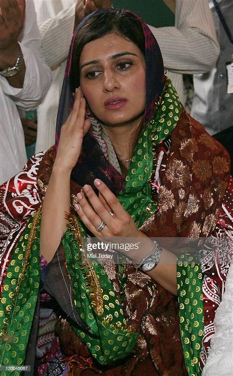 Pakistans Foreign Minister Hina Rabbani Khar Arrives To Offer News Photo Getty Images
