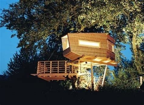 Top 10 Most Amazing Tree Houses Around The World
