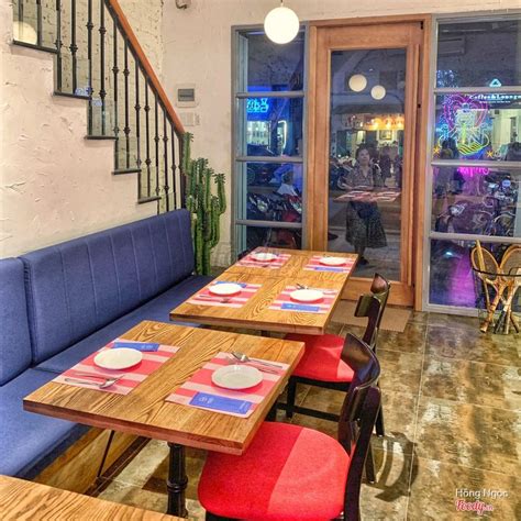 Bé 3 tuổi bị down sống sót sau cú ngã. Meme Bistro ở Quận Hoàn Kiếm, Hà Nội | Foody.vn