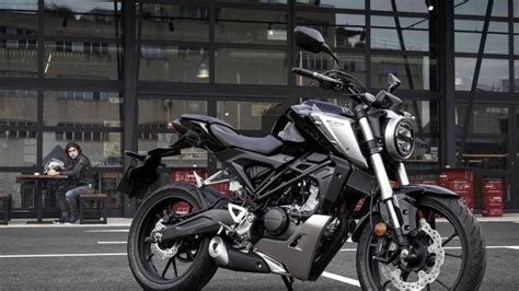 Neues Naked Bike Honda Stellt CB R Als Neues Einsteiger Motorrad Vor