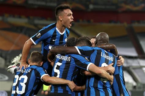 Buy inter milan football shirts and merchandise from the official inter online store. Inter Milan hammers Shakhtar 5-0 to reach Europa League final | Daily Sabah