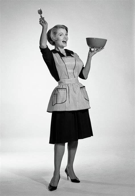 1960s Excited Woman Housewife In Apron Photograph By Vintage Images