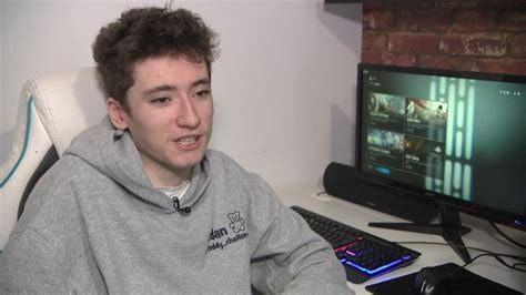 Gamer Having Seizure Saved By Online Friend 5000 Miles Away Science