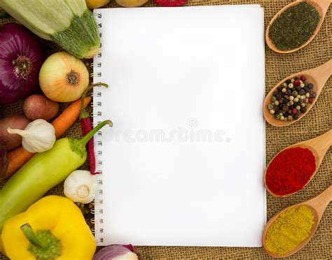 En función de la utilidad y objetivos de la publicación, pueden ir desde cosas muy. Libro De Cocina En Blanco Para Las Recetas Imagen de ...