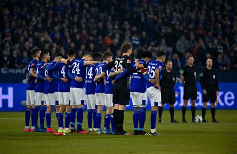Now we know that rouge, who have already qualified for worlds, mad lions, g2 esports, sk gaming, fnatic and fc schalke 04 will make up the playoff field for the lec. Schalke vs RB Leipzig player ratings: It happened again