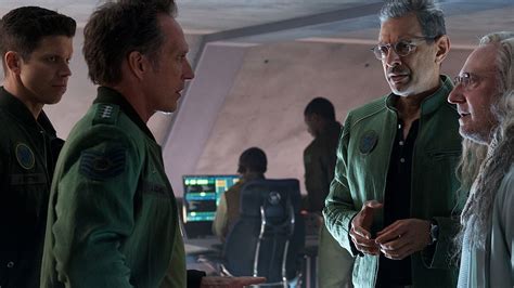 Independence Day Resurgence Review Gloriously Dumb Sci Fi Sequel Is Popcorn Perfection