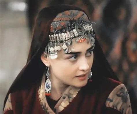 pin by rajiya shekh on ertugrul ghazi in 2020 turkish women beautiful arabian women cute beauty