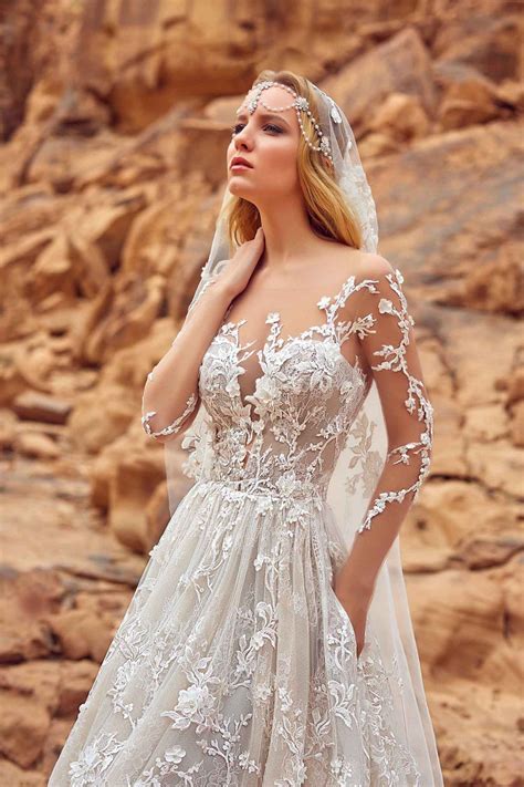 Découvrez Liliana une extraordinaire robe de mariée couture emprunte