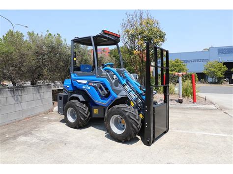Each team rotates through the following sequence every 24 days: 2019 MULTIONE 6.3+ BEE LOADER WITH SIDE SHIFT FORKS 6 for sale