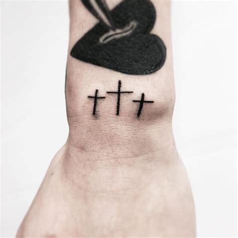 So, in sum, here is the conclusion. Erstaunliche Kreuz Tattoos Designs für Männer und Frauen ...