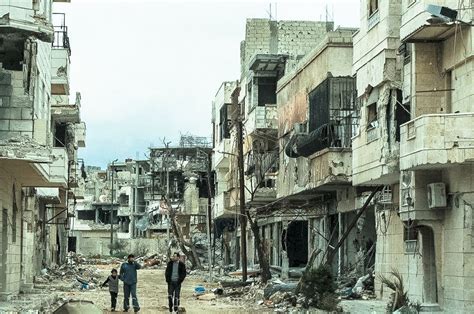 صحيفة المدن تكشف عن شروط قاسية فرضها نظام الأسد على أهالي بلدة القصير بريف حمص فرش اون