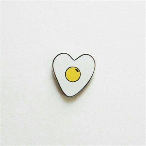 Heart Enamel Pin Heart Pin Pretty Pins Cool Pins Cute Egg Astuces