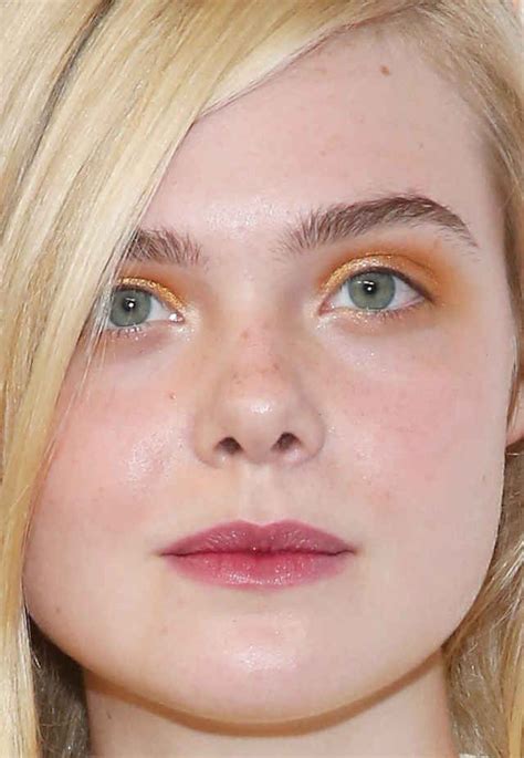 Close Up Of Elle Fanning At The 2016 New York Premiere Of 20th Century Women Elle Fanning