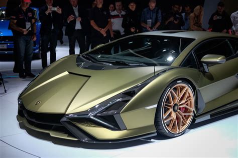 Unveiled online on 3 september 2019, the sián is the first hybrid production vehicle produced by the brand. Lamborghini Sian : les photos de la supercar hybride au ...