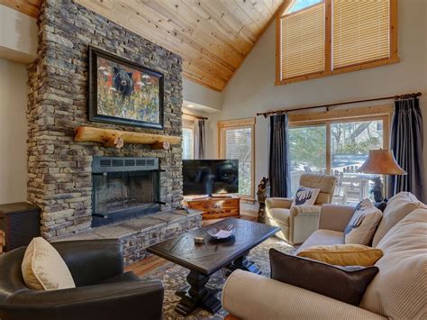 With wildwood mountain cabins, you get peace, quiet, and tranquility. Sleepy Bear Cabin Located in Highlands, NC - Wildwood ...