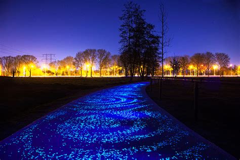 I heard about before, of course and you read about it on tripadvisor etc but i never really considered it as i always thought i want to see what i eat. Unique sustainable glow-in-the-dark paving