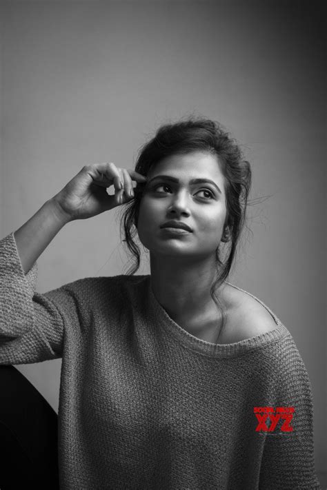 Actress Ramya Pandian New Photo Shoot Stills Social News Xyz