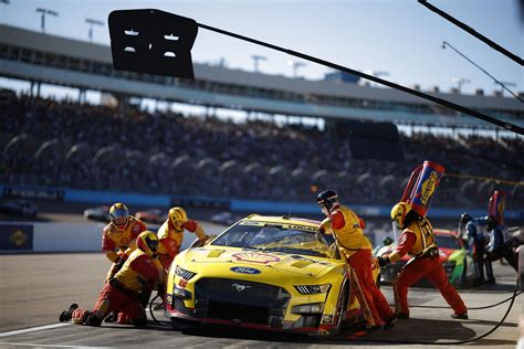 Who Is The Fastest Nascar Pit Crew Of 2022 Top 10 Timings Revealed