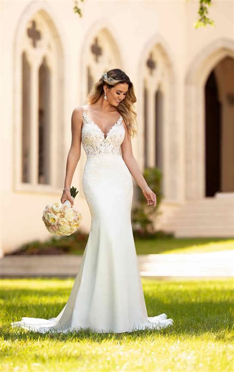 Simple And Sleek Wedding Gown Stella York Wedding Dresses