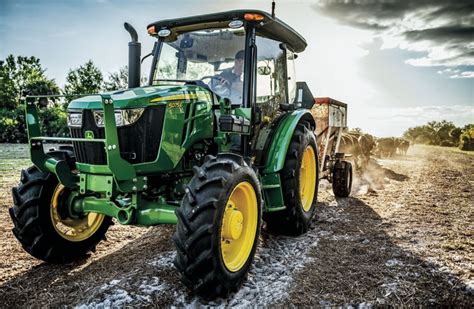 New John Deere 5 Series Utility Tractors Offer Outstanding Versatility