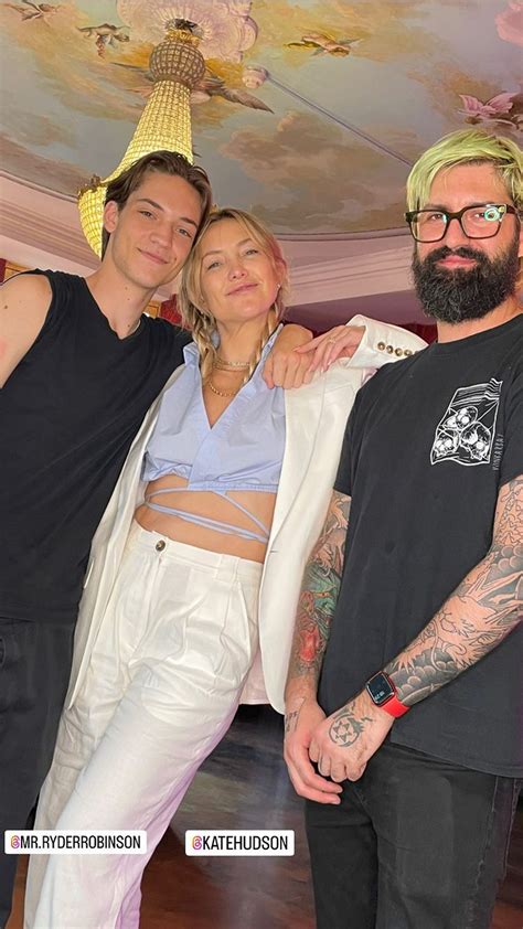 Kate Hudson Watches Son Ryder 18 Get Tattoo Of Siblings Initials