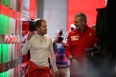 Volgens arrivabene heeft vettel een aangepaste wagen nodig om zijn klasse te etaleren. Arrivabene: Vettel è stato un leone. Raikkonen? Per la ...