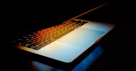 How to Adjust the Dimness and Brightness of Your MacBook and iMac