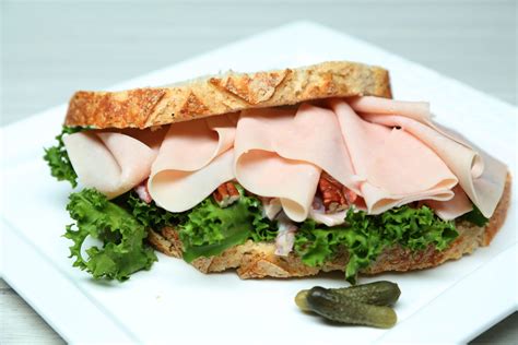 Sándwich Gourmet con Pechuga de Pavo