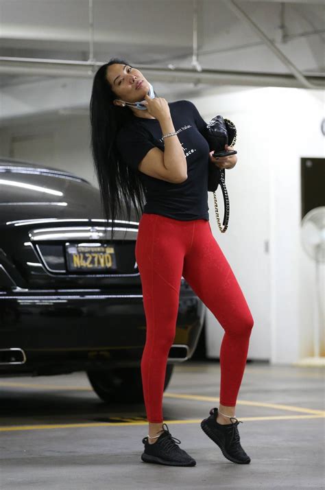 Kimora Lee Simmons Possing While Out And About Gotceleb My Xxx Hot Girl